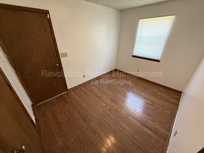 Building Photo - 6645 Smoke Ridge Dr