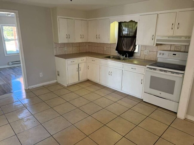 Building Photo - 2403 Fala St