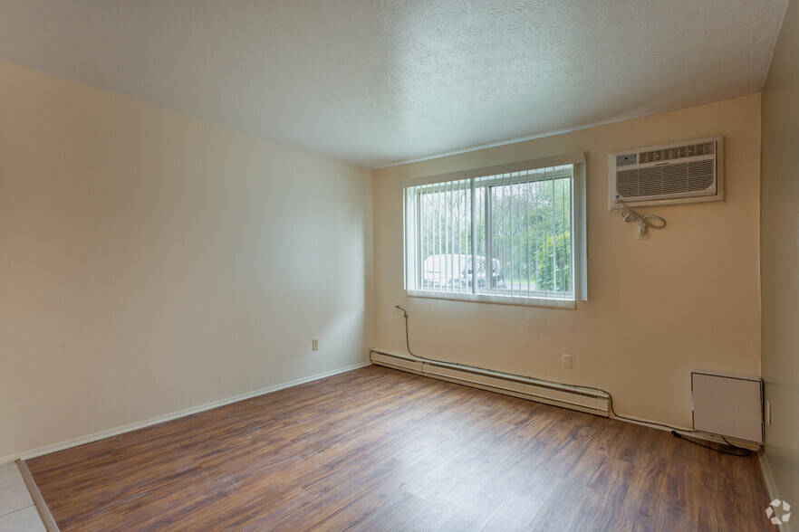 2BD 1BA 689 sq. ft. - Jordan Court