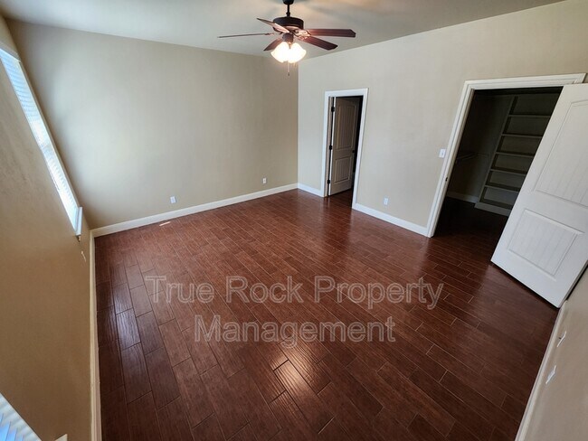 Building Photo - 1413 N Monte Vista St