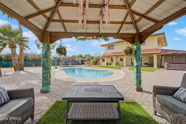 Building Photo - 2837 W Union Hills Dr