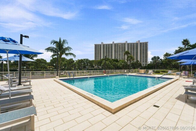 Building Photo - 4101 N Ocean Blvd
