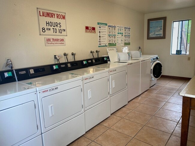 Building Photo - 3831 Nipoma Pl