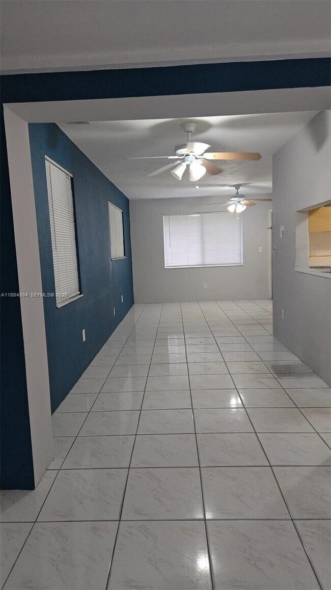 Building Photo - 502 N 70th Way