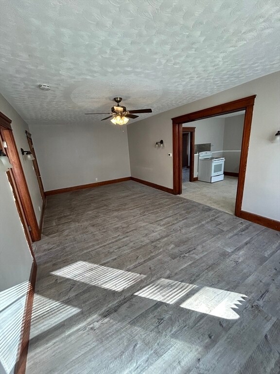 Building Photo - 6 Boyden St