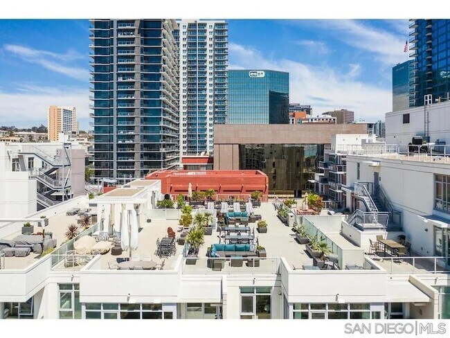 Building Photo - 1431 Pacific Hwy