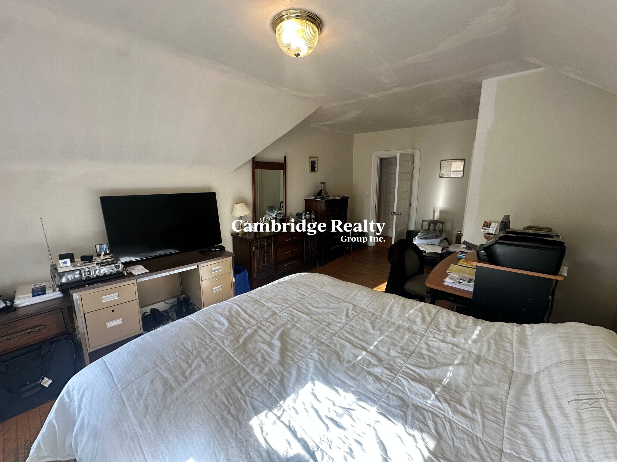 Building Photo - 147 Willow Ave