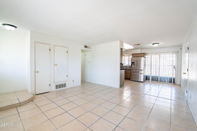 Building Photo - 11516 Meadowbrook Dr