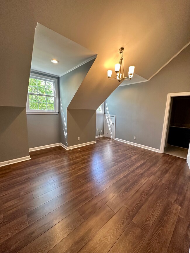 Building Photo - 1994 Peabody Ave