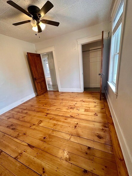 Building Photo - 11 Dupont St