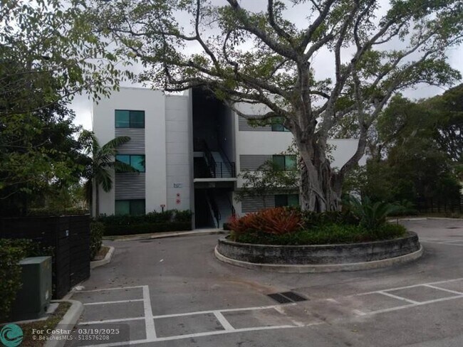 Building Photo - 3050 NW 68th St