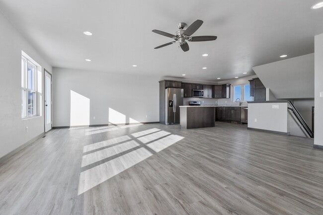 Building Photo - 3697 E Rubyred Dr