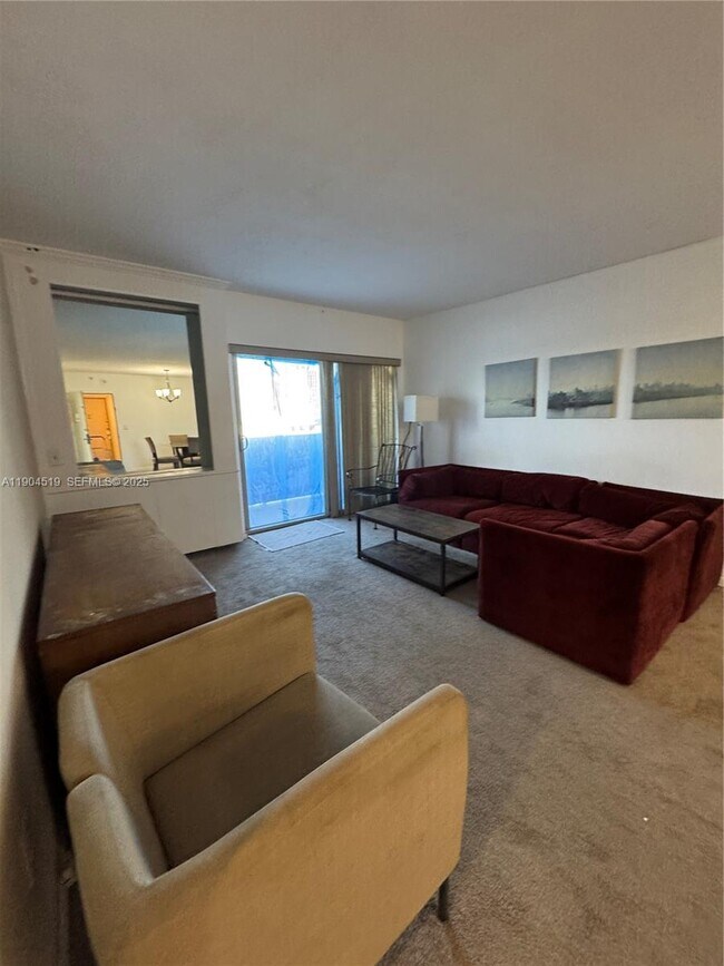 Building Photo - 400 Kings Point Dr