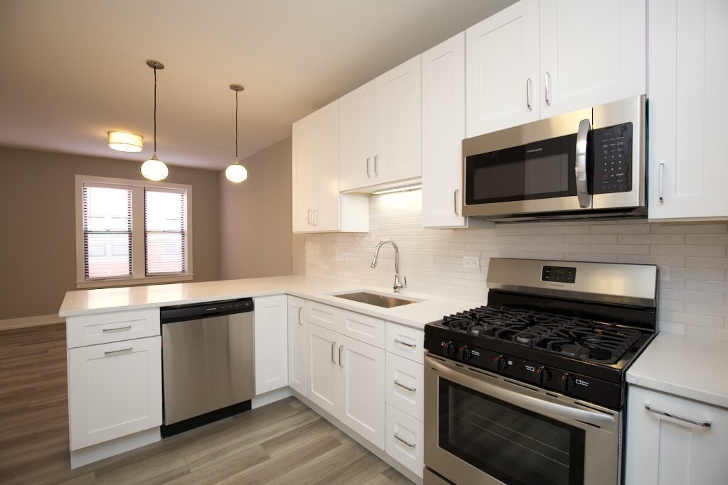 Building Photo - 3938 N Janssen Ave