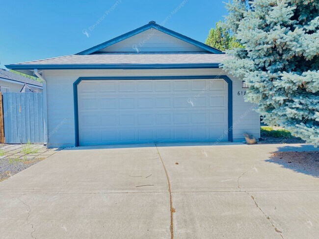 Building Photo - 61875 Avonlea Cir