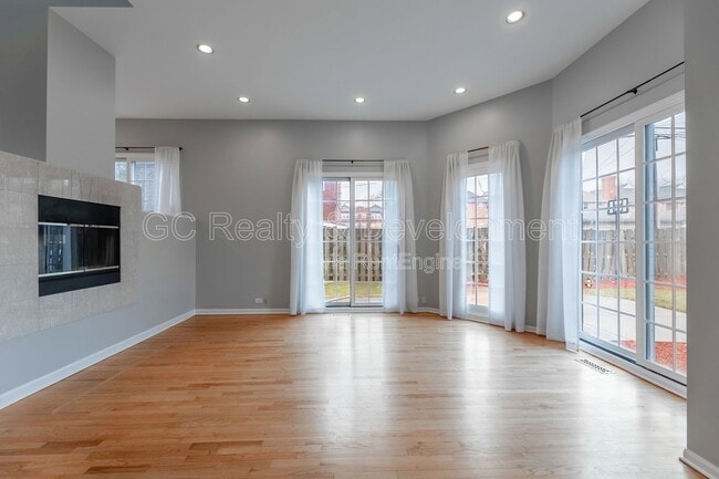 Building Photo - 5424 S Ellis Ave