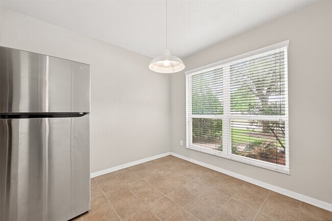 Building Photo - 3031 View Valley Trail