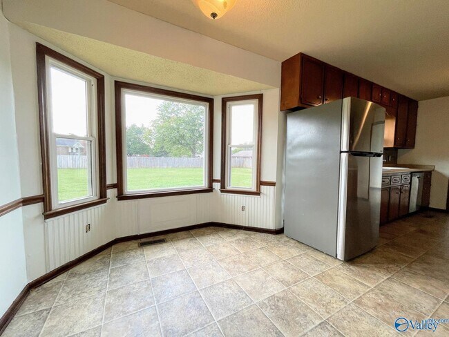 Building Photo - 112 Hazelwood Dr