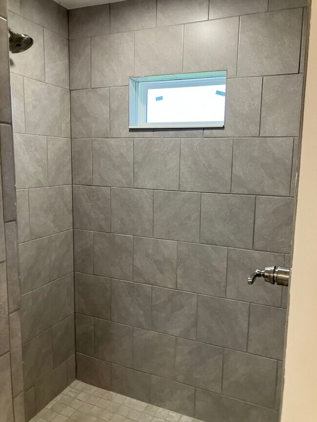 Building Photo - Beautiful 3BR/2BA Summerfield Home! NO APPLICATION FEE!