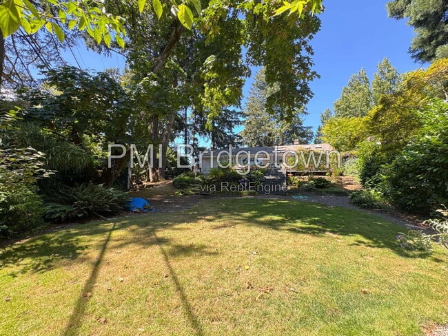 Building Photo - 9500 SW Ardenwood St