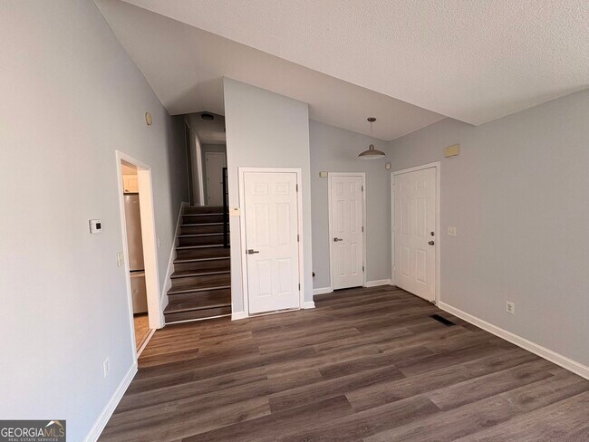 Building Photo - 1718 Graywood Dr SE