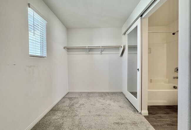 Building Photo - 12349 Radiant Sunrise Rd