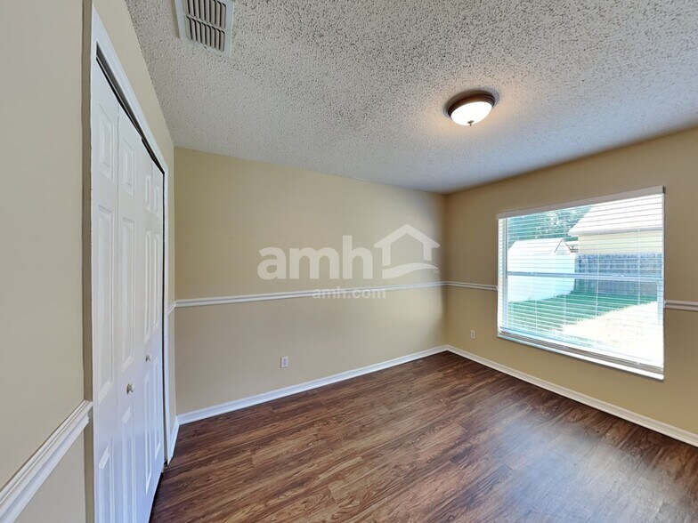 Building Photo - 29333 Yarrow Dr