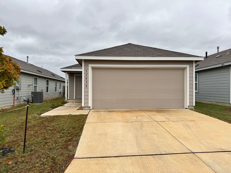 Building Photo - 13838 Ostrich Run