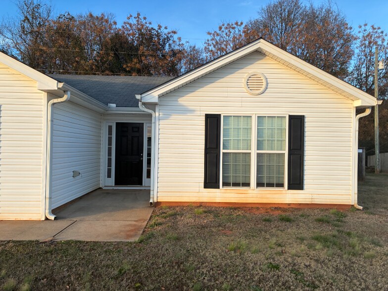 Building Photo - 135 Ansley Dr