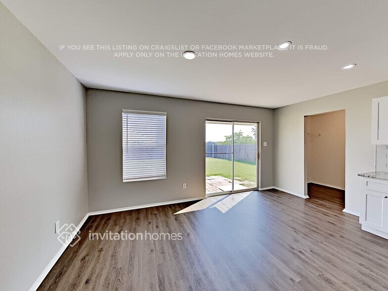 Building Photo - 1729 Vineridge Ln