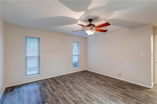 Building Photo - 12118 Black Angus Dr
