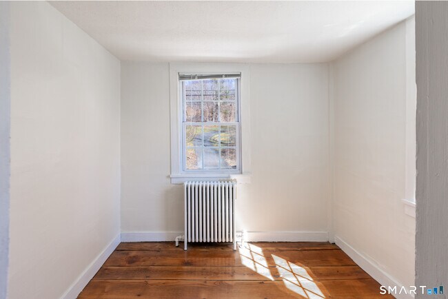 Building Photo - 1187 Mt Carmel Ave