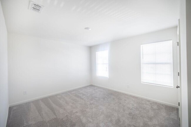 Building Photo - 134 Price Ml Trl