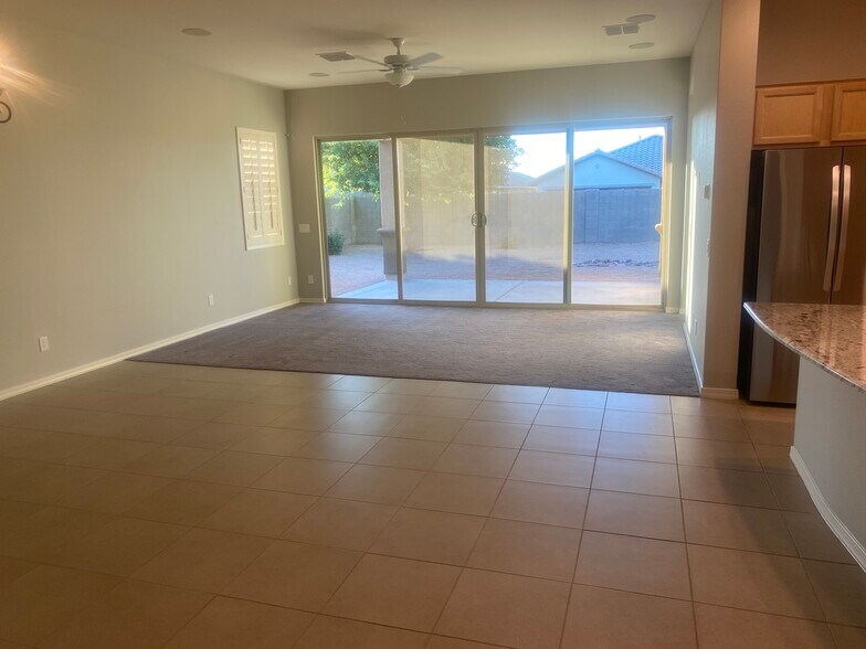 Building Photo - 2856 W Kanab Dr