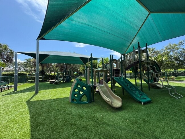 Building Photo - 922 Falling Water Rd