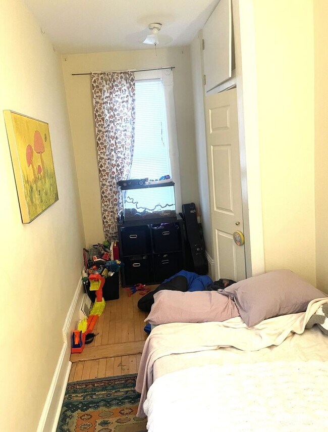 Building Photo - 3114 N Newhall St