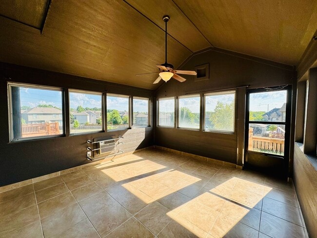 Building Photo - {20067} Custom Built Home in Woodland Mano...