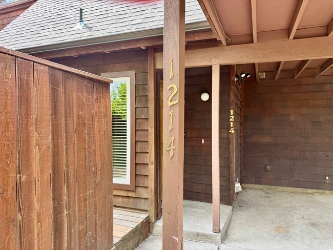 Building Photo - Two-Story Townhouse By Avery Park