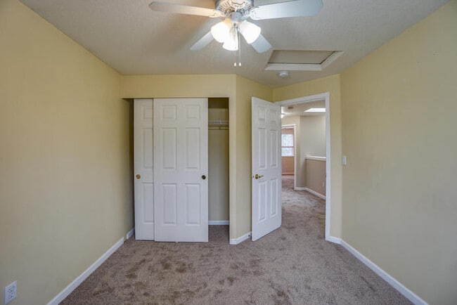 Building Photo - BEAUTIFUL FOUR BEDROOM LOCATED IN THE SHERWOOD SUB DIVISION