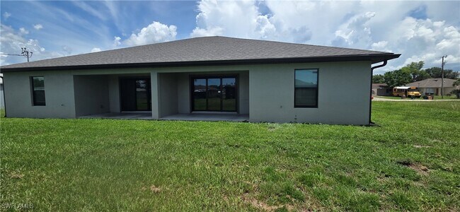 Building Photo - 414 NE 25th Ave