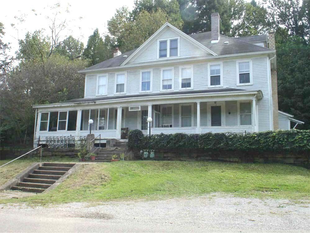 Building Photo - 17360 Riverside Dr