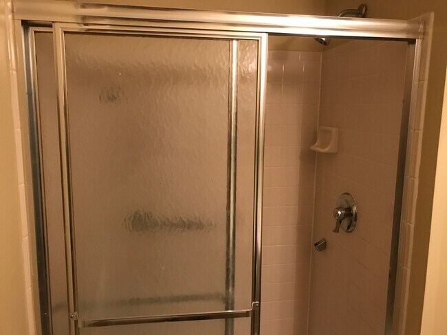 Building Photo - 42825 Lilley Pointe Dr