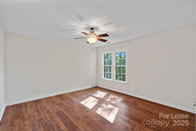 Building Photo - 7117 Kinsmore Ln