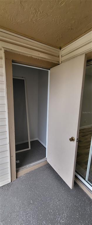 Building Photo - 1972 Lake Atriums Cir