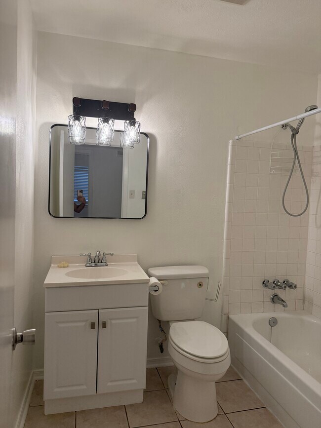 Building Photo - 3403 Tambour Dr