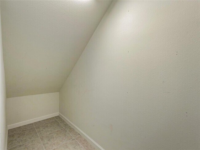 Building Photo - 11670 Rolling Green Dr