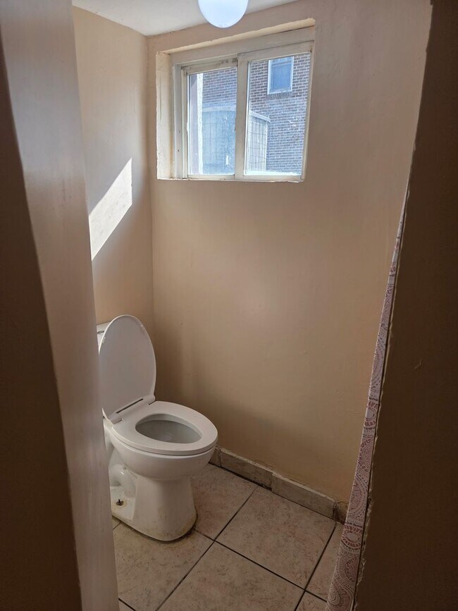 Building Photo - 20-22 Rockland Ter