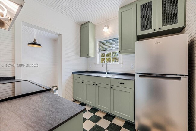 Building Photo - 3826 Oak Ave