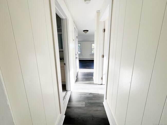 Building Photo - 91 Willow St