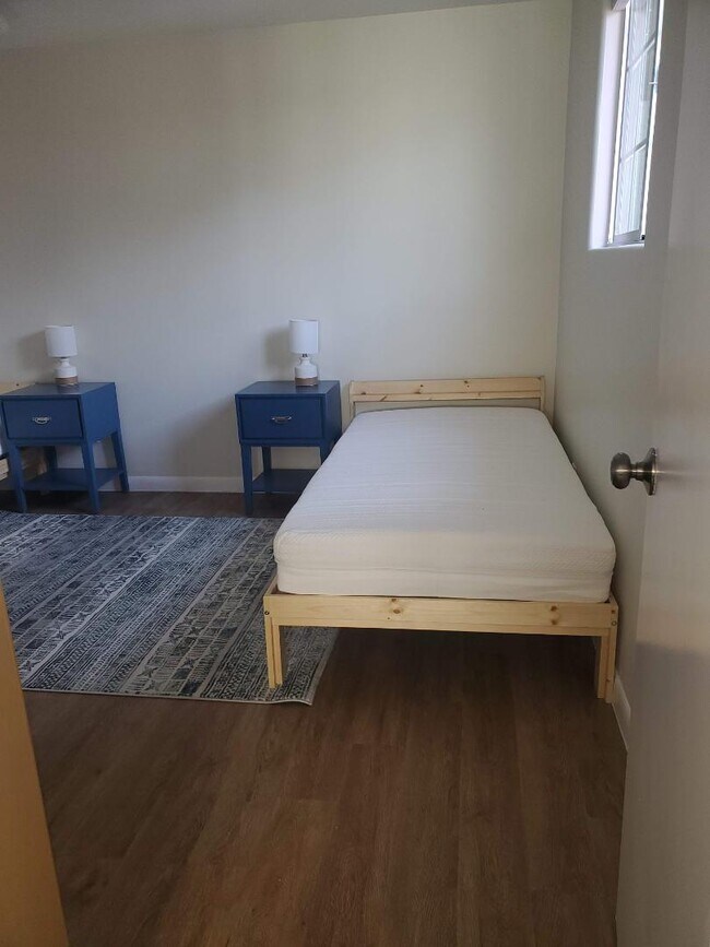 Building Photo - 1520 W Encanto Blvd